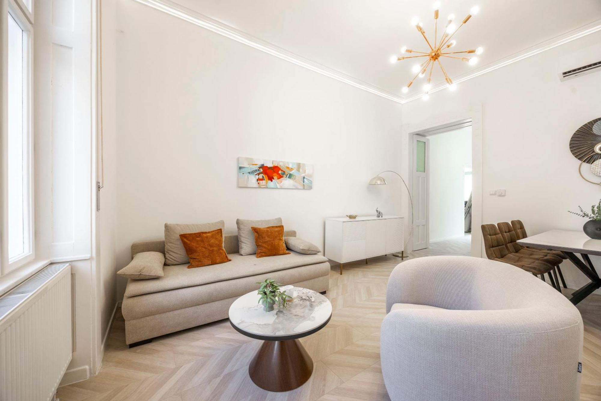 Classy & Cozy Dream In The Center Of דירה